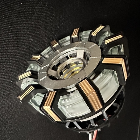 1:1 Arc Reactor MK2 fully assembled LED Chest Lamp USB Movie Prop iron man - Picture 8 of 9